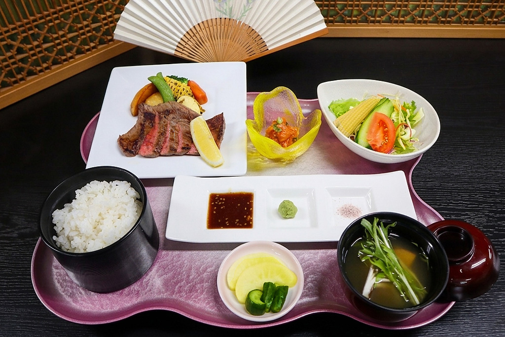 由利牛ランプステーキ膳