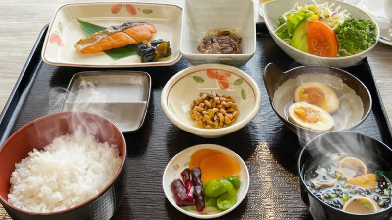 本荘グランドホテルのこだわり選べる朝食「和食セット」のお料理イメージ