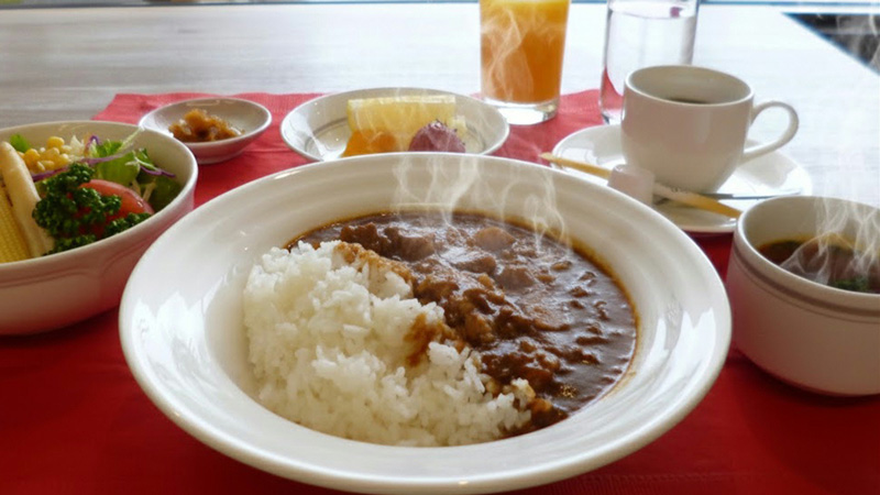 本荘グランドホテルのこだわり選べる朝食 スパイス香る「朝カレーセット」のお料理イメージ
