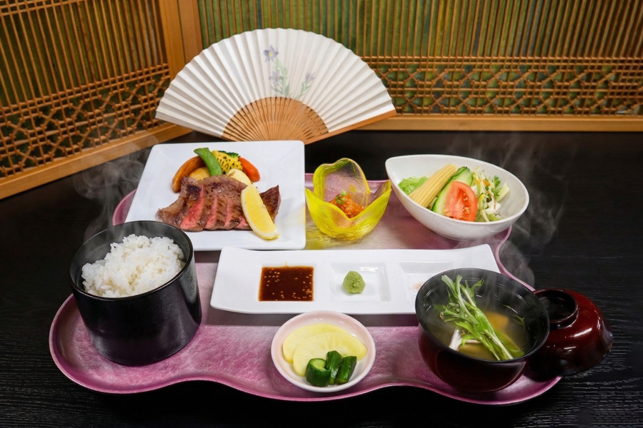 由利牛ランプステーキ膳