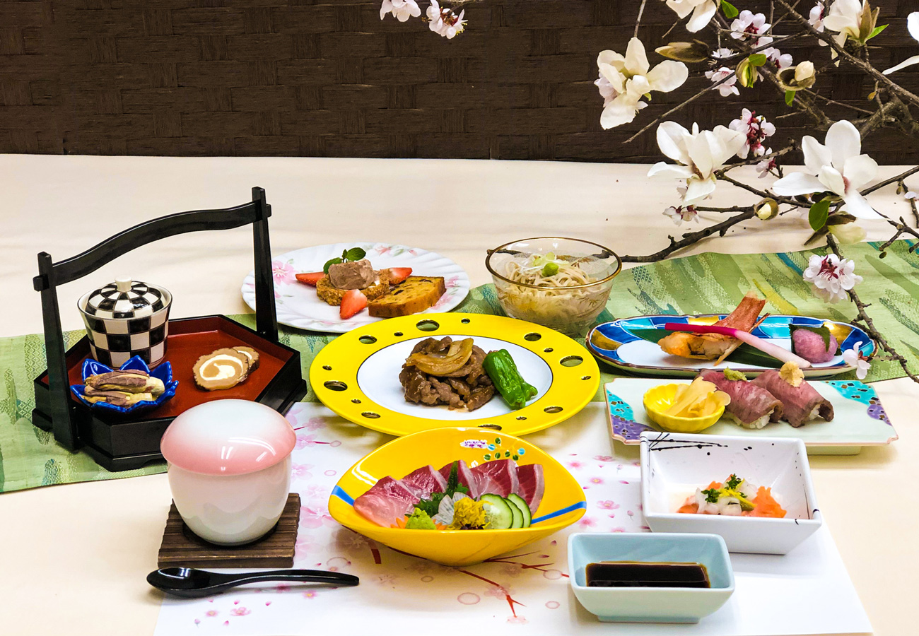 本荘グランドホテルのご宴会和洋ミニ会席プラン「花がすみ」のお料理イメージ