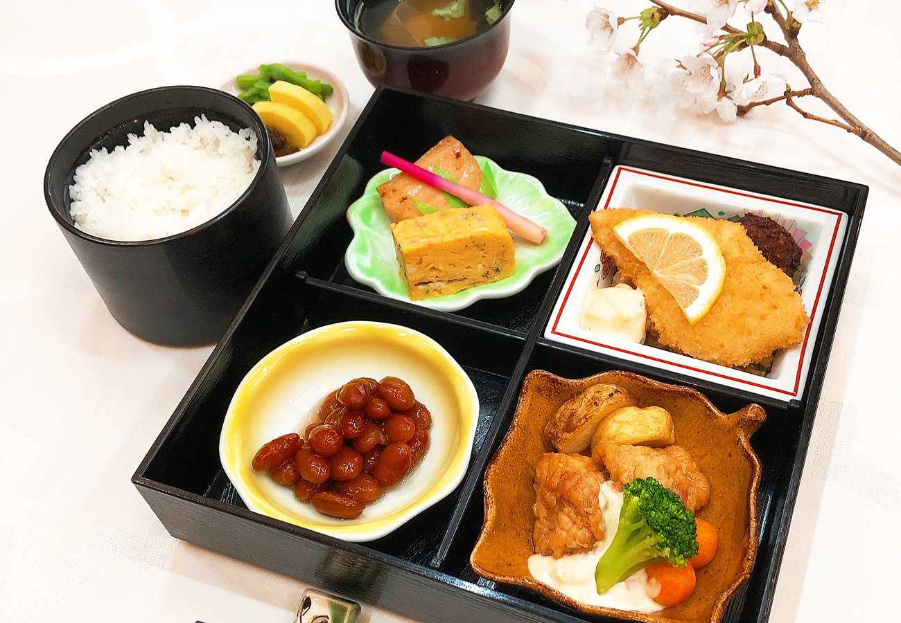 本荘グランドホテルのテイクアウト・仕出し用和洋弁当「彩（いろどり）」