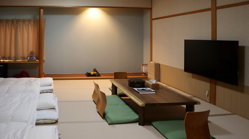 本荘グランドホテル 南館和室Bタイプ（15畳のゆったりとした畳部屋）の客室内観